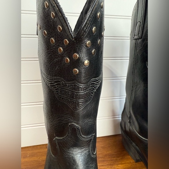 Harley Davidson women’s black leather silver studded cowboy boots. Size 8M - Picture 4 of 16